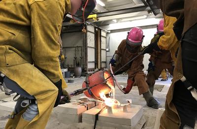 pouring_the_molten_aluminum_into_a_mold.jpg Thumbnail